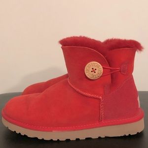 Mini Bailey Button Ugg Boots in RED